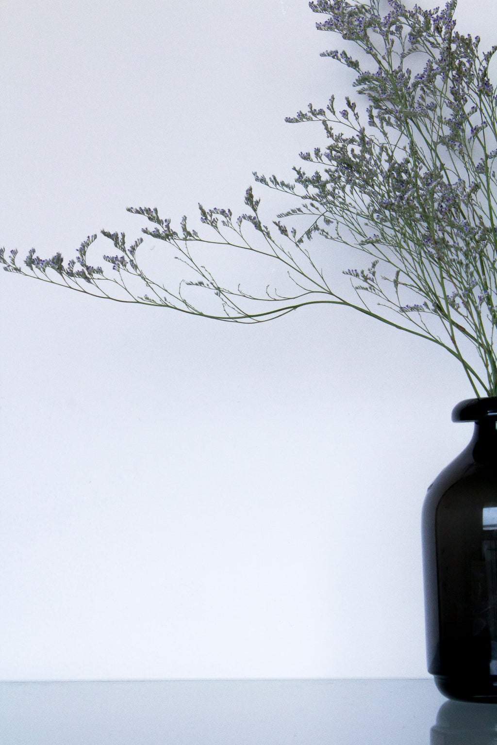 Steinzeugvase Föhr mit Blumen